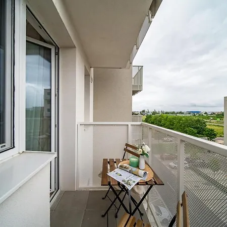 Balcony Near Airport W Free Parking * Bratislava