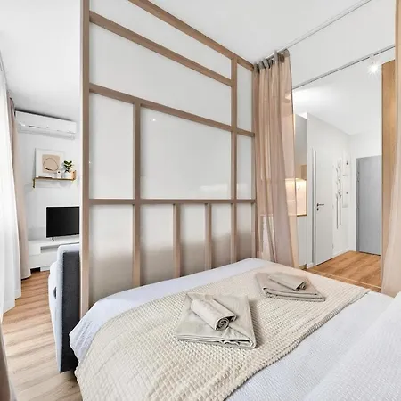 Balcony Near Airport W Free Parking Appartement Bratislava