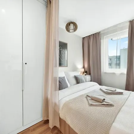 Appartement Balcony Near Airport W Free Parking *