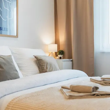 Balcony Near Airport W Free Parking * Bratislava