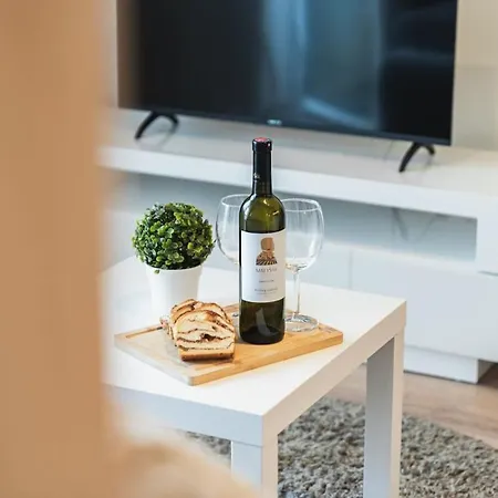 Appartement Balcony Near Airport W Free Parking *