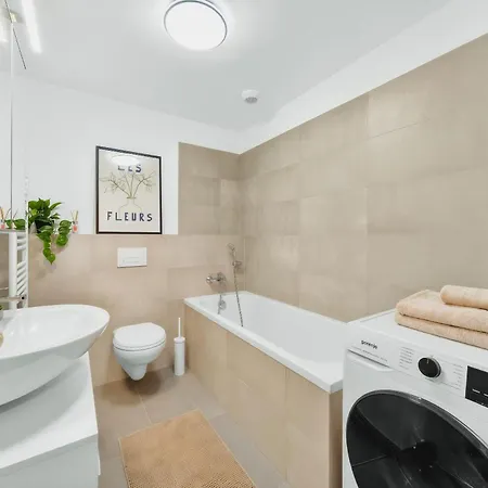 Balcony Near Airport W Free Parking * Bratislava